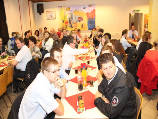 Gäste der Einsatzabteilung am Abschluss und Ehrenabend im Feuerwehrhaus Weiskirchen 2013